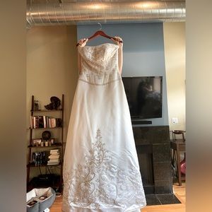 Lazaro wedding dress